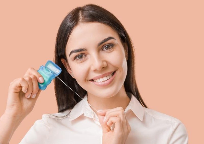 Aprende a usar el hilo dental