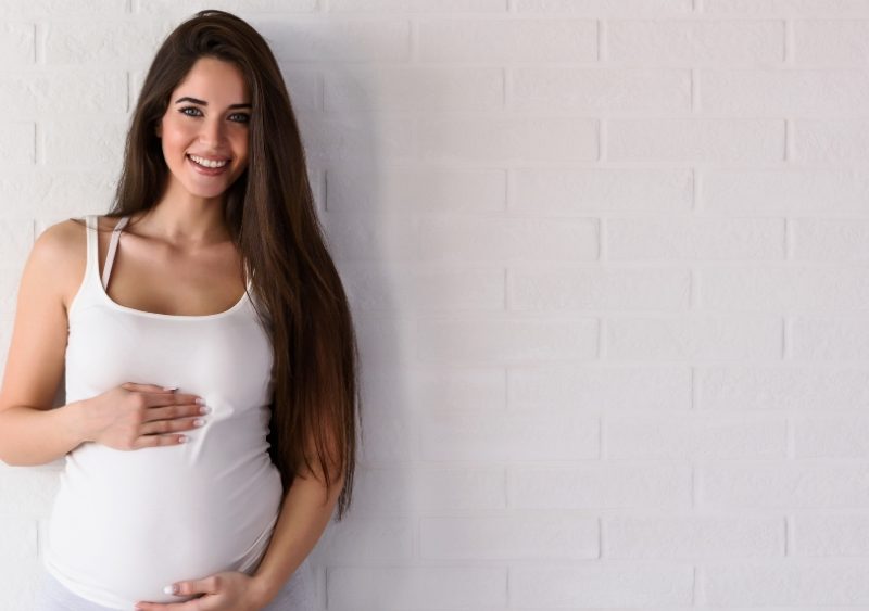 Cómo mantener una sonrisa saludable durante el embarazo: consejos para futuras mamás