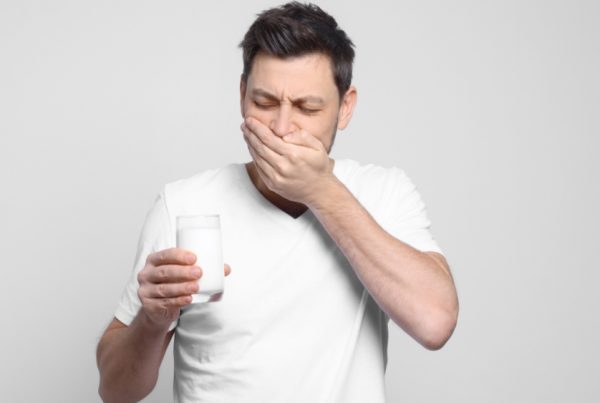 ¿Cómo afecta la intolerancia a la lactosa a la salud oral?